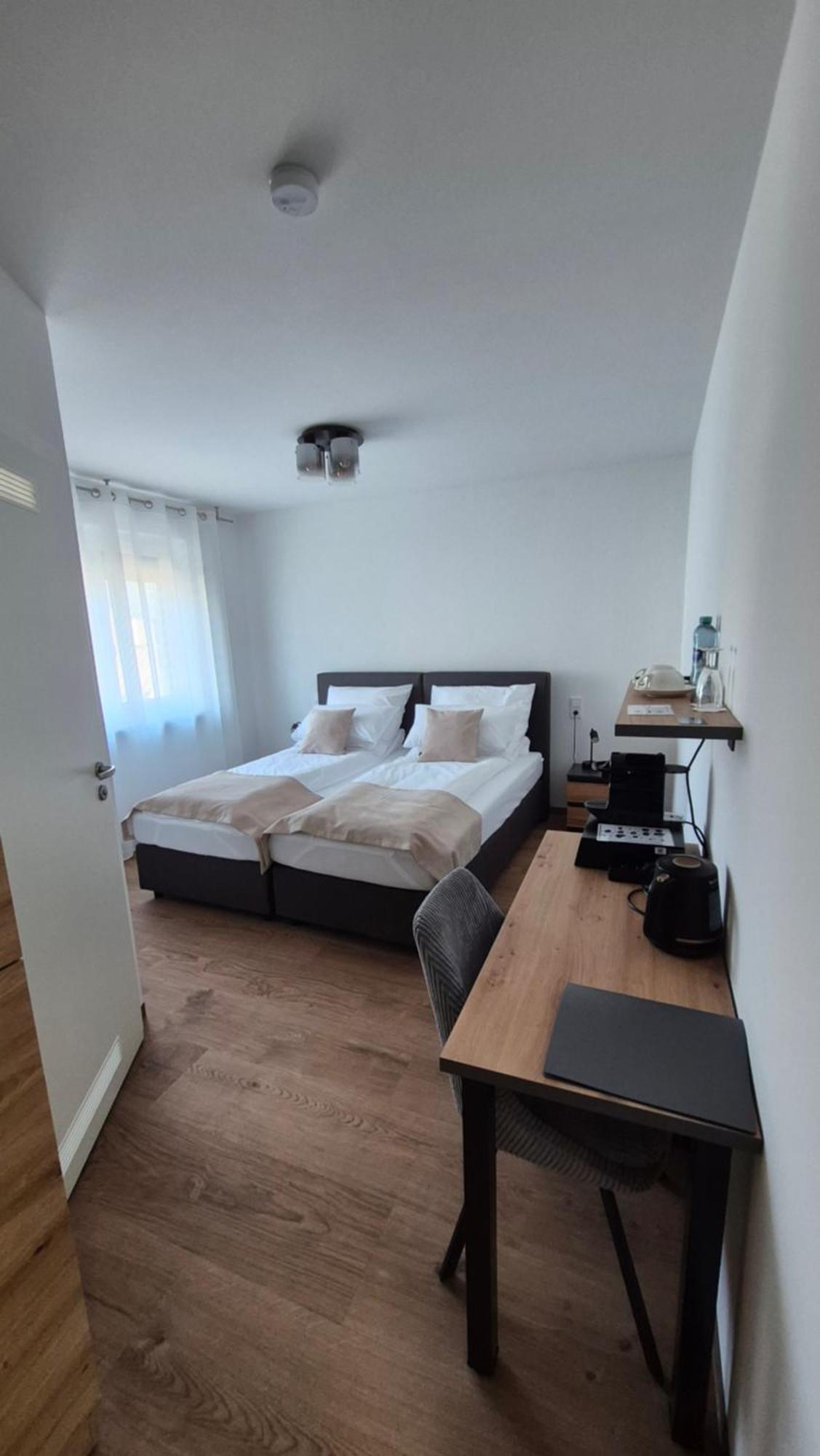 Apartments Seibel Doppel-Zweibettzimmer Mit Bad Reutlingen Exteriör bild