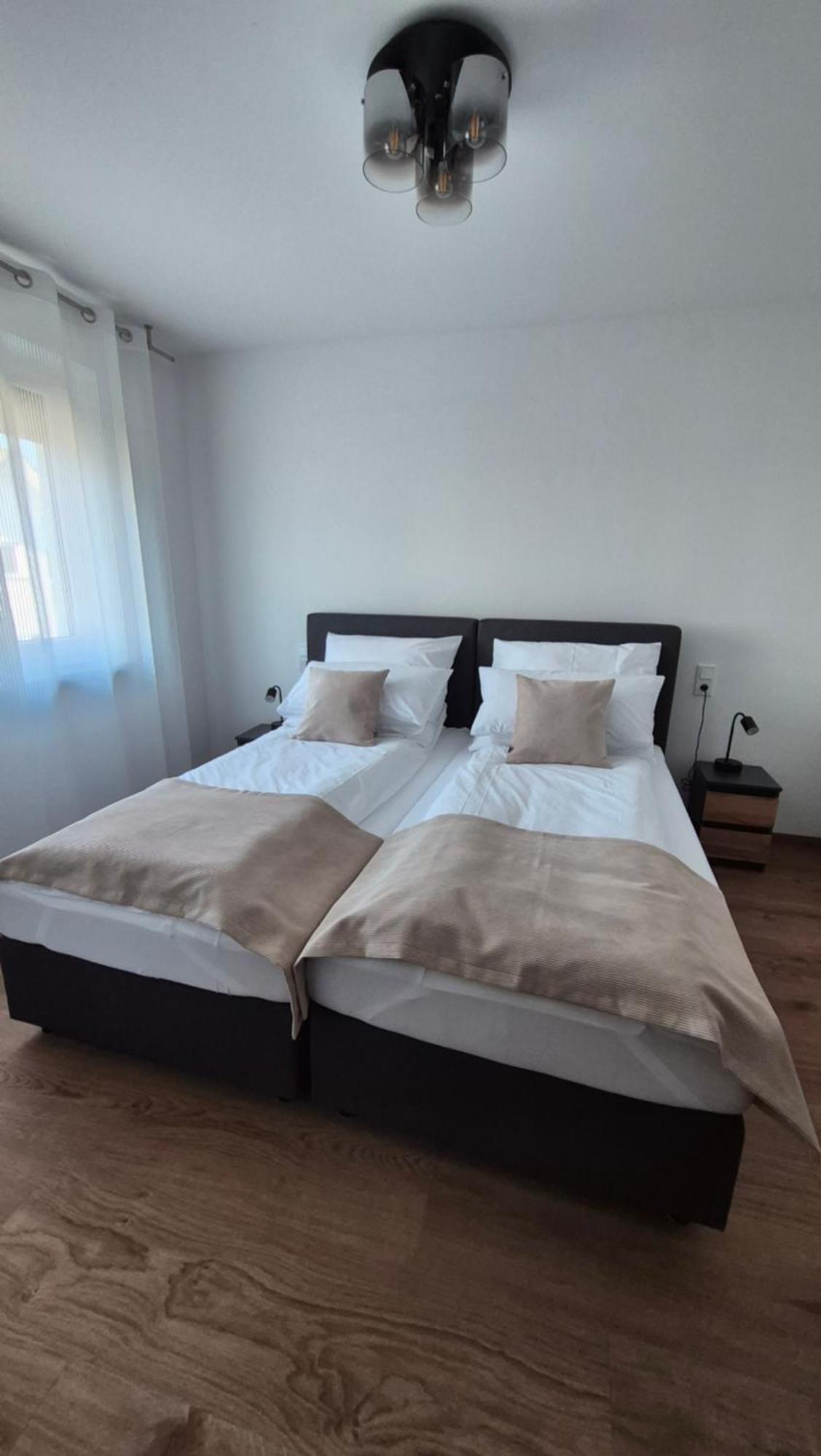 Apartments Seibel Doppel-Zweibettzimmer Mit Bad Reutlingen Exteriör bild