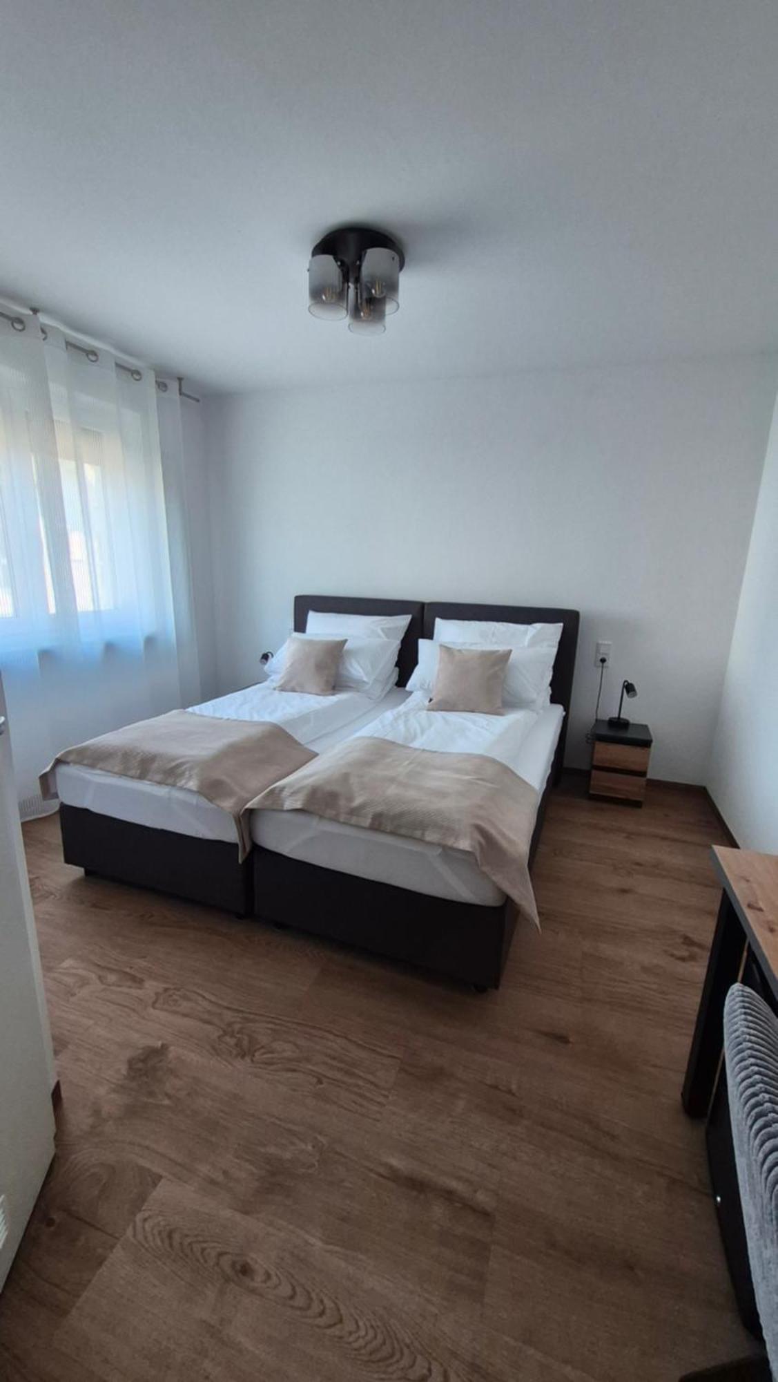 Apartments Seibel Doppel-Zweibettzimmer Mit Bad Reutlingen Exteriör bild