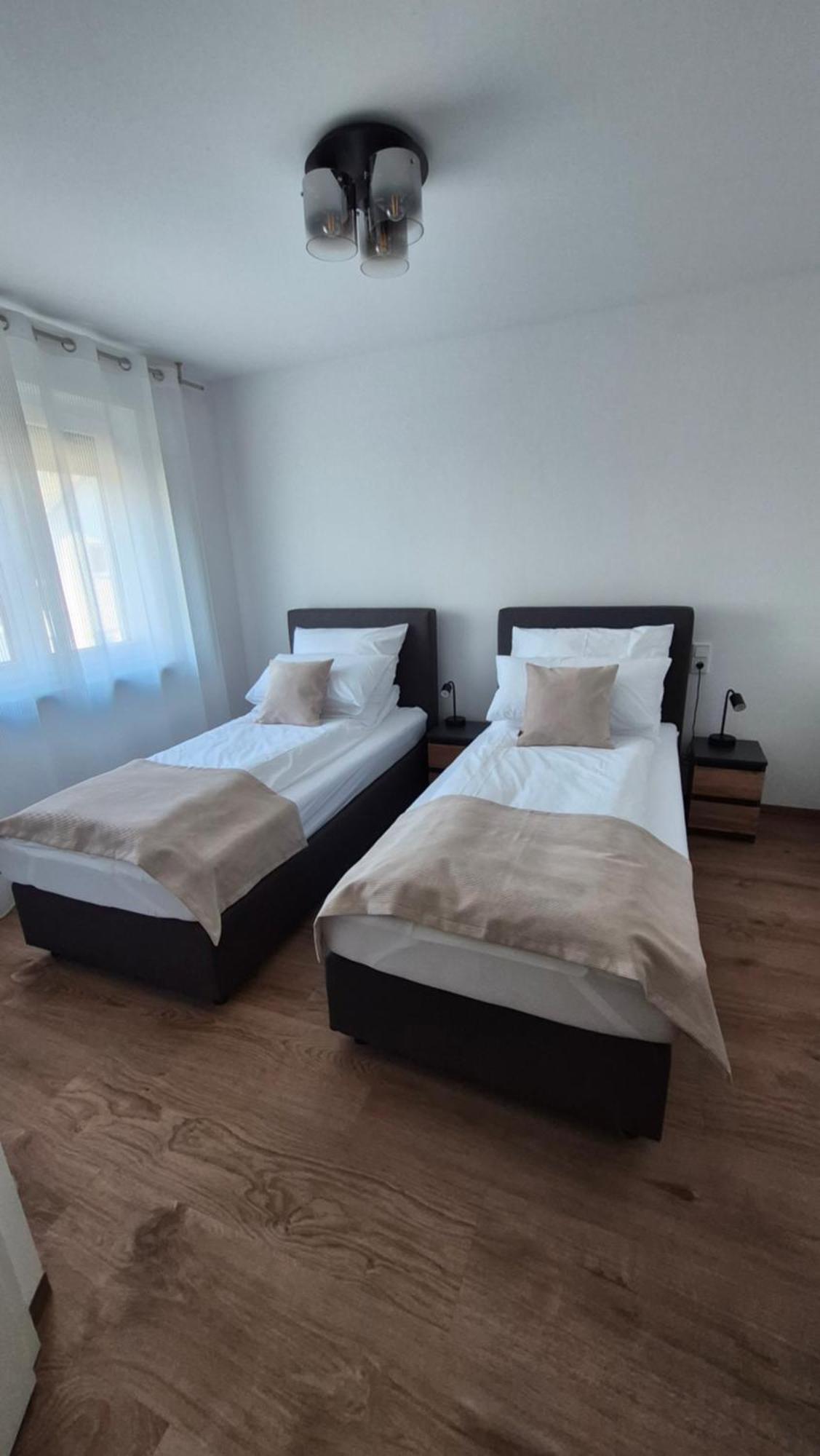 Apartments Seibel Doppel-Zweibettzimmer Mit Bad Reutlingen Exteriör bild